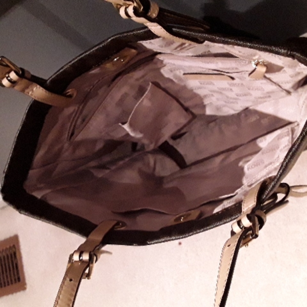 Michael Kors - Picture 2 of 3